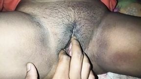 Sexy shilpa fingering her pussy