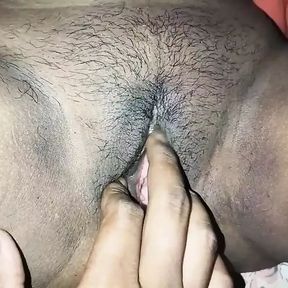 Sexy shilpa fingering her pussy