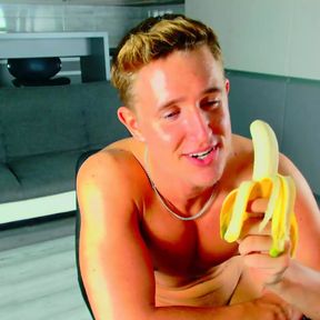 Yummyy Bananaa - Christian Levine