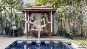 Grey desire: sweaty, nude yoga booty bounces, ass&#x1F351; flexing, crouching