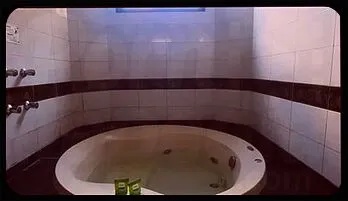 Sultry Bondage Seduction in a Hot Tub - Putaria DOCASAL 20