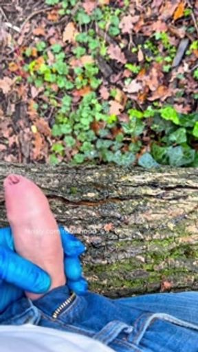 Outdoor Jeans Pissing, gay hotties in the morning wild