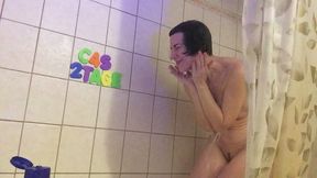 STARTING MY SHOWER PLAYING WITH MY FOAM LETTERS AND MAKIGN THE ROOM MY STAGE IN MY BATHROOM AND SHOWER