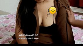Indian Girlfriend sex with her boyfriend friend in a oyo hetel - the girlfriend cheating with her boyfriend