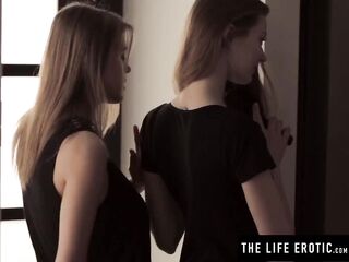 Lesbo with biggest boobs get finger drilled hard by her ally