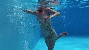 Hot mixed race teen Fernanda Releve swimming naked