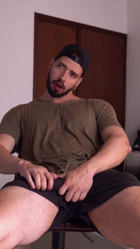 bigger  taller guy  very hot 1.92 mts