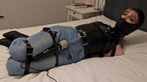 Ellie Strapped in Jeans and Latex and Wearing a Gwendolyn Hood, Vibed to Cum Endlessly (UHD 4K MP4)