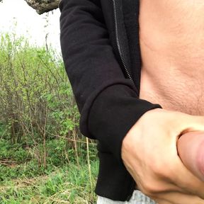 I decided to jerk off in the woods while walking my dog