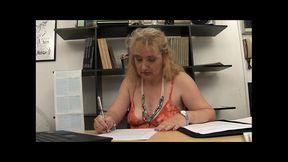 the boss has a hairy pussy and a craving for cock