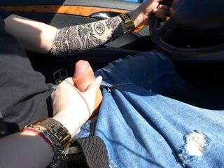 I made Him CUM While He Driving CUMSHOT And Nice Feeling !!
