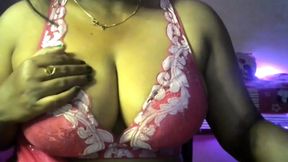 Hot Bhabhi Girl Sexy Boobs Show