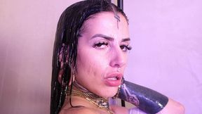 laetitia versace se dechaine.charme elegance et sexe no limit