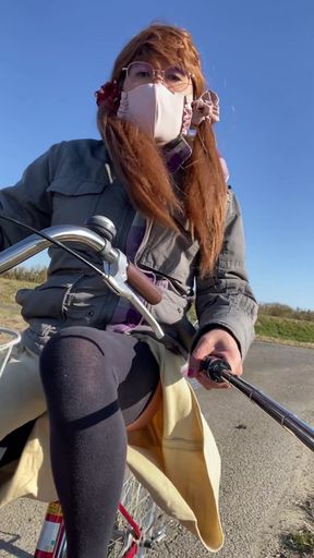 No140 Cycling with pants