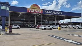 aconteceu no supermercado - pregadora que estava pregando a palavra no supermercado acabou sendo fodida por um cliente, ela caiu em tentacao e depois se arrependeu