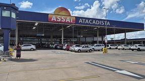 aconteceu no supermercado - pregadora que estava pregando a palavra no supermercado acabou sendo fodida por um cliente, ela caiu em tentacao e depois se arrependeu