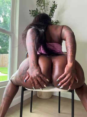 Ebony hoe with enormous butt treats herself with a huge dildo
