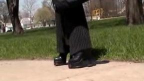 nilou s cellphone crushing limo wait-nilou achtland