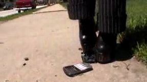 nilou s cellphone crushing limo wait-nilou achtland