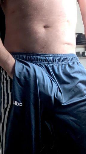 trackie daddy bulge play