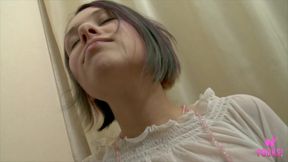 Cutie Evie takes off her clothes and rubs her snatch!