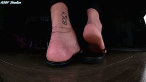 Latina dipping in and out of her sandals, while looking for the boys, plus BONUS! - MOV