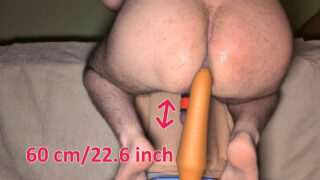 Polnische europäische schwule Kerle spreizen ihre Beine weit mit großen Dildos und Hardcore-Fisting-Nahaufnahmen