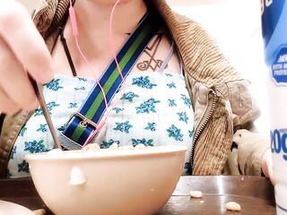 Just Ruby Eating breakfast ???? {Food Loading in Public}