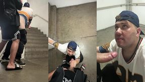 putinha do predio queria ser fodida na escada. tratei ela como merece. - parte ii