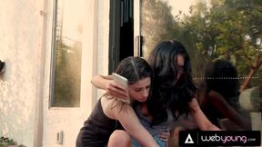 Kristen Scott Delights Naomi Woods After Her Refreshing Shower on a Hot Summer Day!