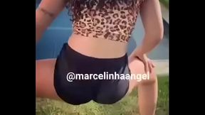 Blogueira Marcelinha Angel Rebolando Muito