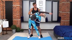 turned on blonde lara frost sucks off her fitness coach before enjoying a dp threesome