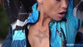 turned on blonde lara frost sucks off her fitness coach before enjoying a dp threesome