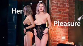 Adorable blonde with a cute face masturbates her shaved muff in front of the mirror