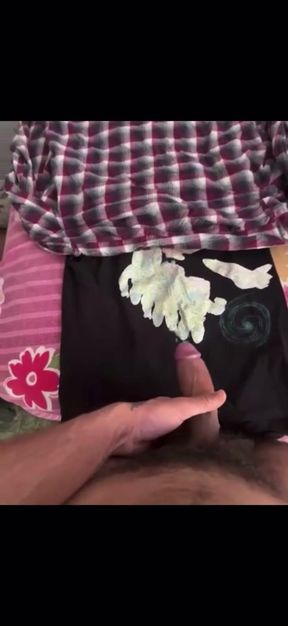 Huge Cumshot Full of Richness