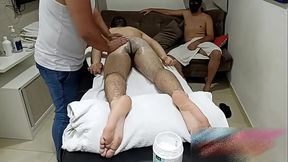 136 - CLIENTE CHEGOU MAIS CEDO E PEDIU PRA ASSISTIR A MASSAGEM QUE ROLAVA