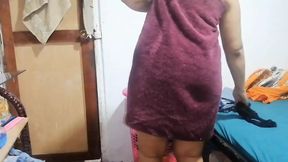 a delicious dance for my stepbrother so he can see my big ass bounce
