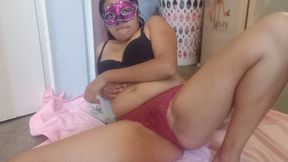 Chica ardiente antifaz