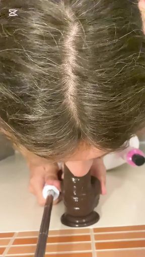 Sissy Di suck Big Black dildo