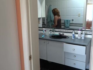 I love showing off during the time that they wank and cum in front of me