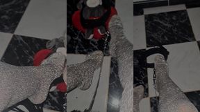 اجي لمك المدلول بوس رجيلات لالاك 👑 my feet 👅