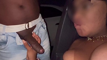 Esposa adora tirar leite de estranhos no dogging
