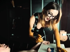 Mistress Elis Euryale - Severe Punching Smashing for