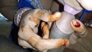 Wife with mehendi strokes and blows Indian hubby's cock