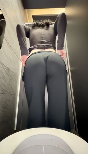 Again this public toilet  omg! I'm worry because my fat ass is getting on camera!