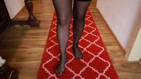 ASMR Nylon Walking on Carpet – Sheer Stockings Feet & Soft Footstep Sounds