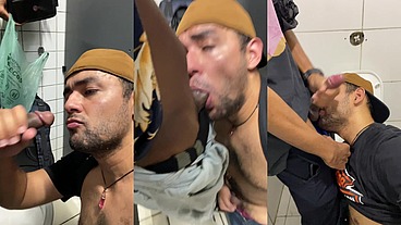 Sexo com esses safados dentro do box do banheiro da estação - Part 03