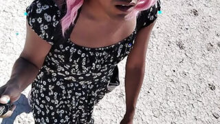 Küçük – halka açık solo kız filmi, transseksüel eşcinsel fahişelerin kendi kıçlarını becerdiği sahneler