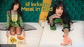 Monna Trixx In All Inclusive Meal In Bed