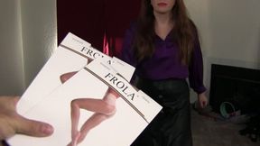 House wife Evangeline Gives Pantyhose Footjob